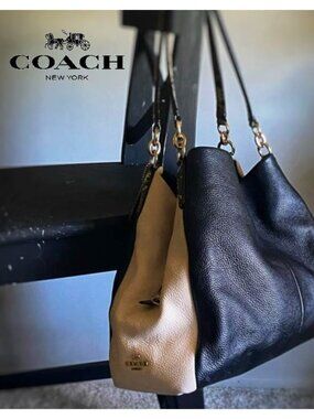 COACH Two-Tone Black and Cream Leather Shoulder Bag Like New !!
